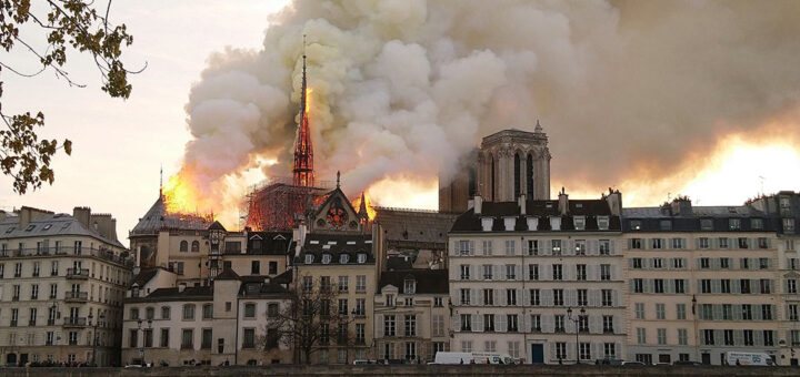 Incendie de notre dame de Paris photo Cilcée